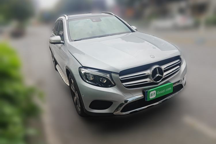 Used Mercedes-Benz GLC 2016 GLC 300 4MATIC Dynamic Model Front Right 45 Deg