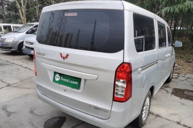 Used Wuling Rongguang V 2018 1.5L Standard Version
