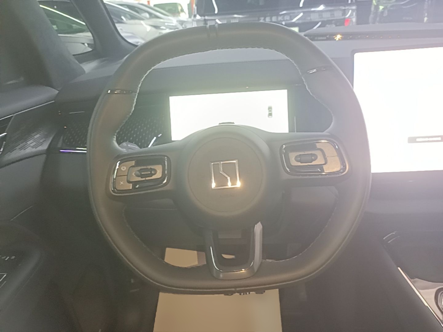 Zeekr 009 2024 Six-Seat Executive Version 4WD 108 kWh — снимка 13
