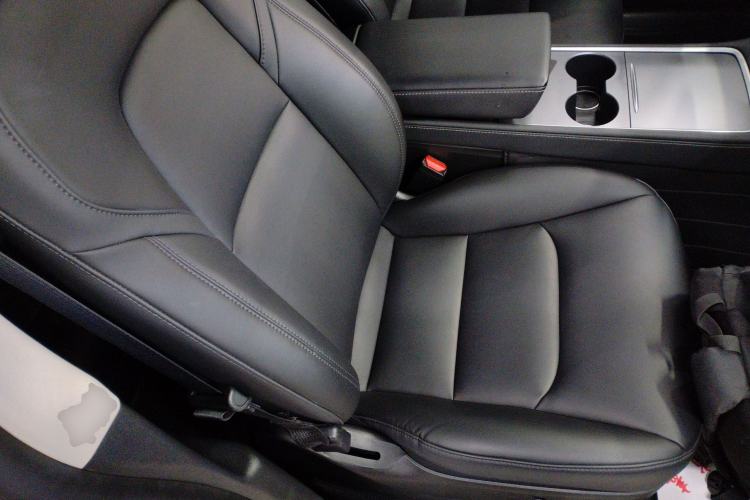 Used Tesla Model Y 2021 Standard Range Rear-Wheel Drive Version Right Front Seat