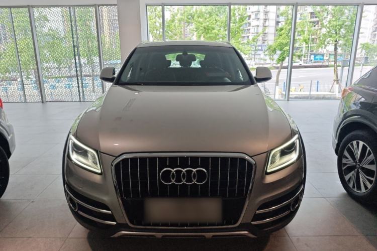 Used Audi Q5 2017 Plus 40 TFSI Technology Model
