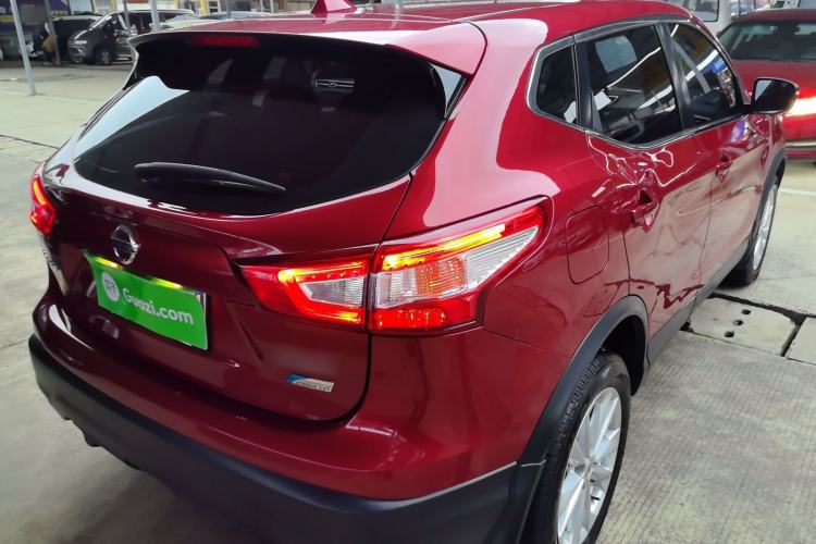 Used Nissan Qashqai 2016 2.0L CVT Elite Edition Rear Right 45 Deg