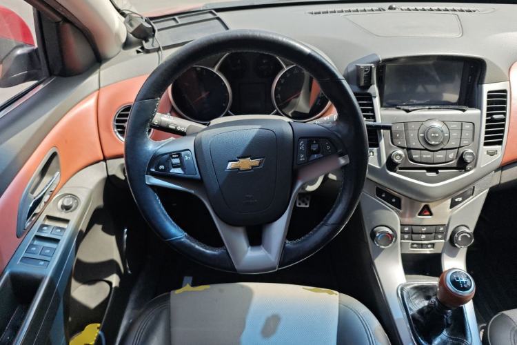 Used Chevrolet Cruze 2013 1.6L SE MT Steering Wheel