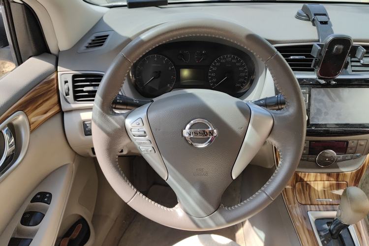 Used Nissan Sylphy 2014 1.6XV CVT Deluxe Edition
