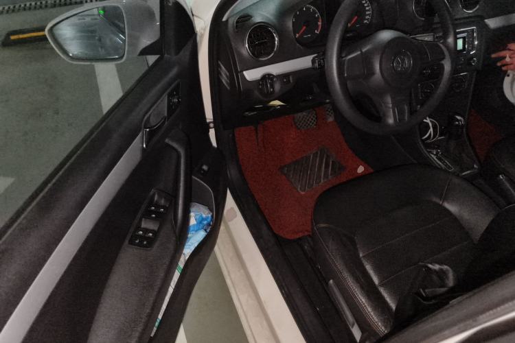 Used Volkswagen Jetta 2015 Value Edition 1.6L Automatic Comfort Version Driver Seat