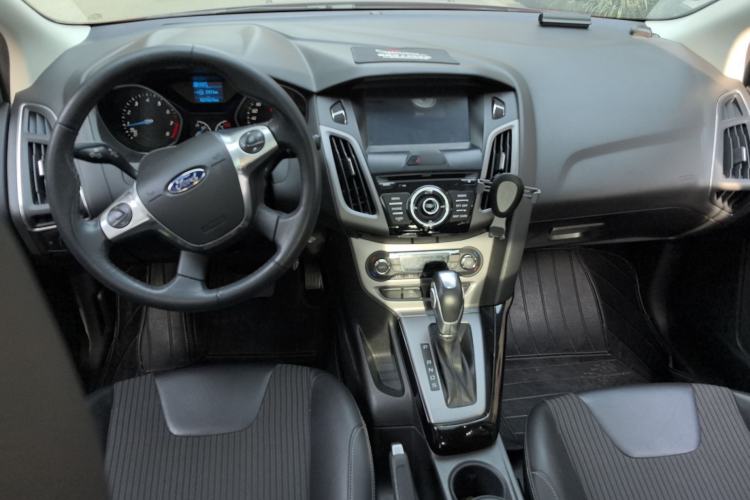 Used Ford Focus 2012 Sedan 1.6L Automatic Fashion Edition