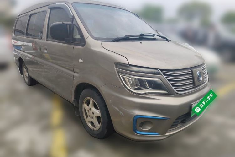 Used FORTHING Lingzhi M5 2020 Comfort Model 7 Seats Front Right 45 Deg