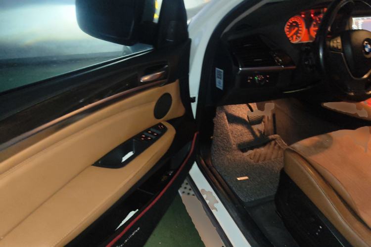 Used BMW X6 2014 xDrive35i Sport model
