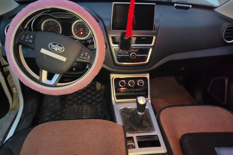 Used Bestune X40 2019 1.6L Manual Luxury Edition China VI
