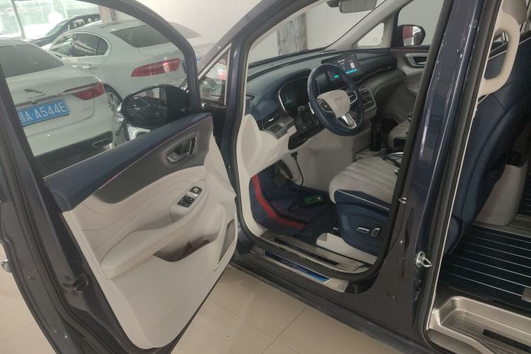 Used Roewe iMAX8 2021 400TGI Supreme Series Prestige Edition
