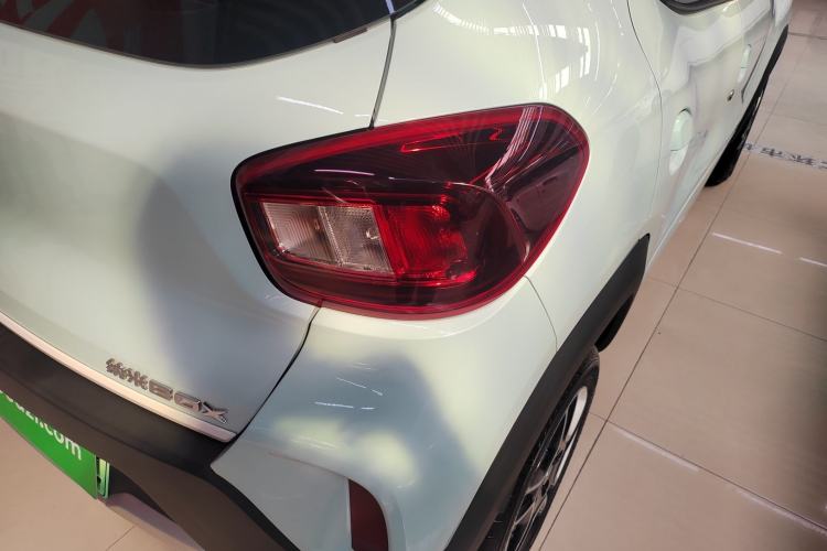 Used Dongfeng NAMMI BOX 2022 Revised Light Wind Edition 201 km Standard Version Right Rear Taillight