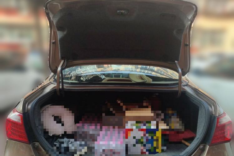 Used BYD G6 2013 2.0L Manual Luxury Version
