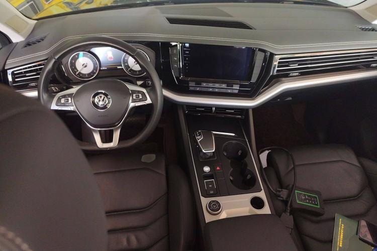 Used Volkswagen Touareg 2019 2.0 TSI Flagship Edition China VI
