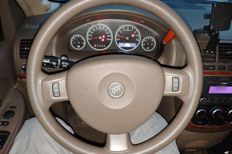 Used Buick GL8 2011 2.4L CT Comfort Edition
