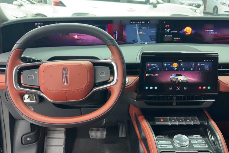 Used Lincoln Nautilus 2025 2.0T All-Wheel-Drive Luxury Hybrid Edition Interior 3