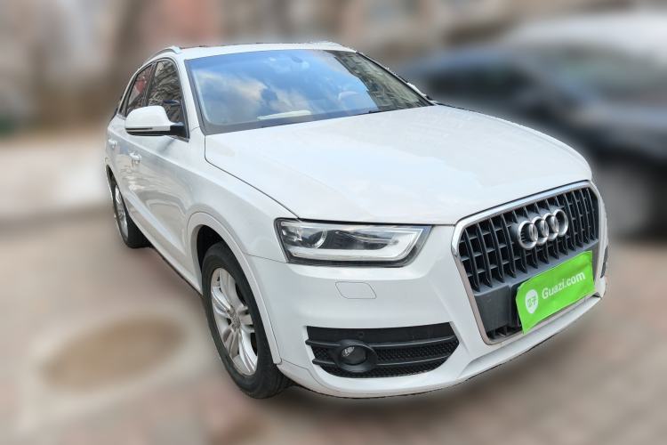 Used Audi Q3 2015 35 TFSI Comfort Model Front Right 45 Deg