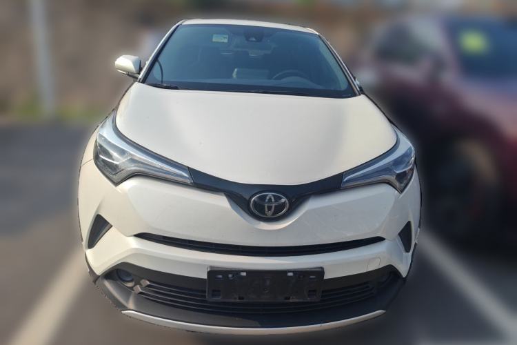 Used Toyota IZOA 2020 2.0L Yichi Version Front