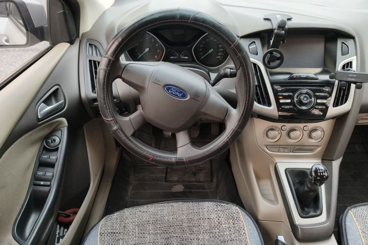 Used Ford Focus 2012 Sedan 1.6L Manual Comfort Model Steering Wheel