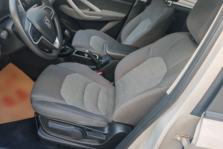 Used Baojun 530 2021 Global Car Anniversary Edition 1.5T Manual Comfort Version 7 Seats
