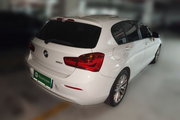 Used BMW 1 Series 2015 120i Leading Model Rear Right 45 Deg