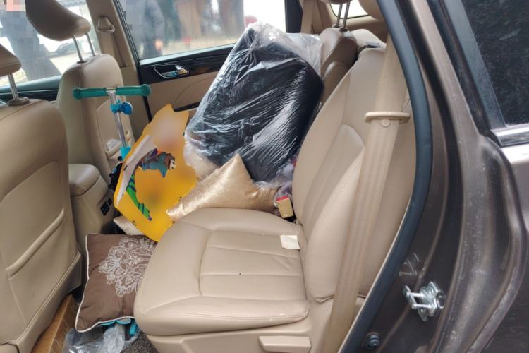 Used Baojun 730 2016 1.5T Manual Luxury Edition 7 Seats Left Rear Seat