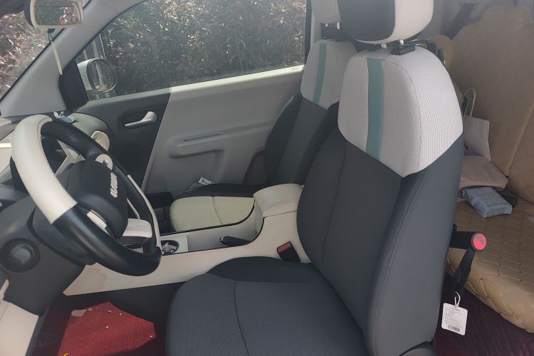 Used CHANGAN NEVO Lumin 2022 155 km – Refreshingly Sweet Edition Left Front Seat