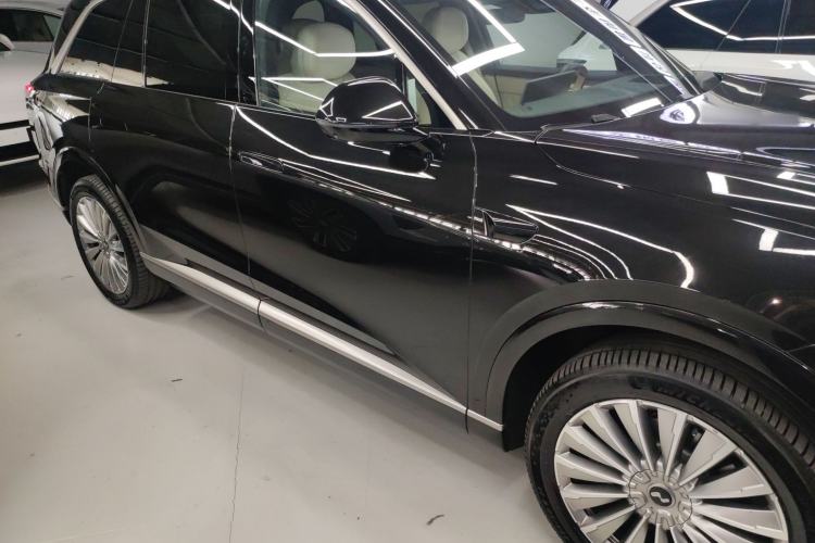 Used ONVO Luxeed L90 2025 Model—Ultra Six-Seater Version
