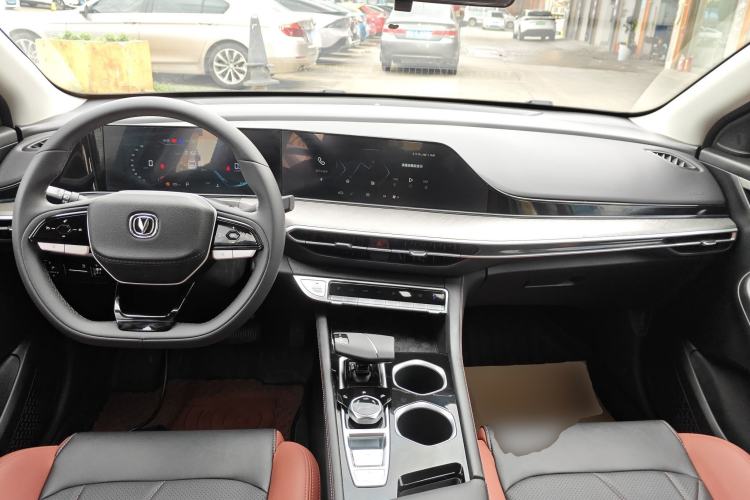 Used CHANGAN Eado 2023 Changan Edition PLUS Blue Whale NE 1.4T GDI DCT Prestige Version Center Console