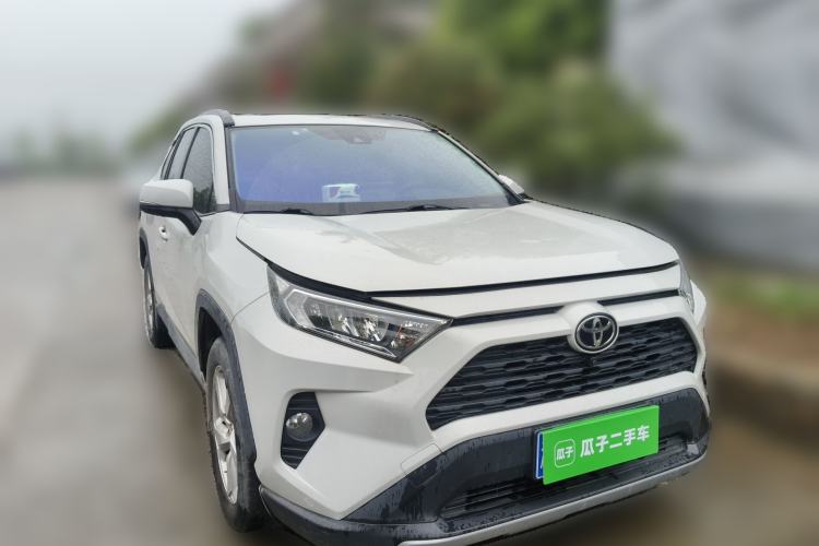 Used Toyota RAV4 2020 2.0L CVT Two-Wheel Drive Fashion Edition Front Right 45 Deg