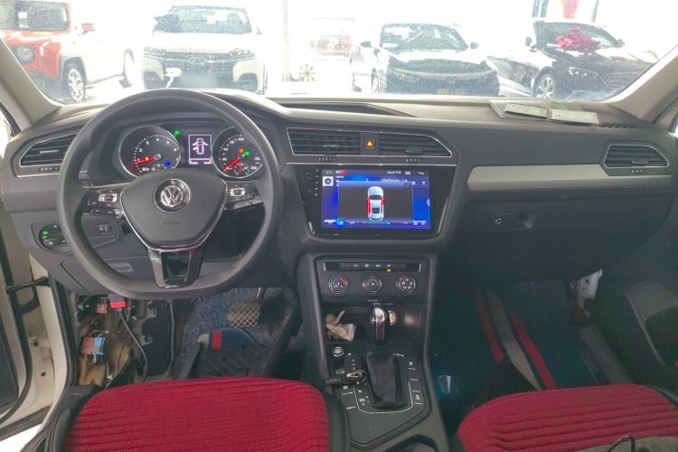 Used Volkswagen Tiguan L 2017 330TSI Automatic Two-Wheel Drive Luxury Edition Center Console