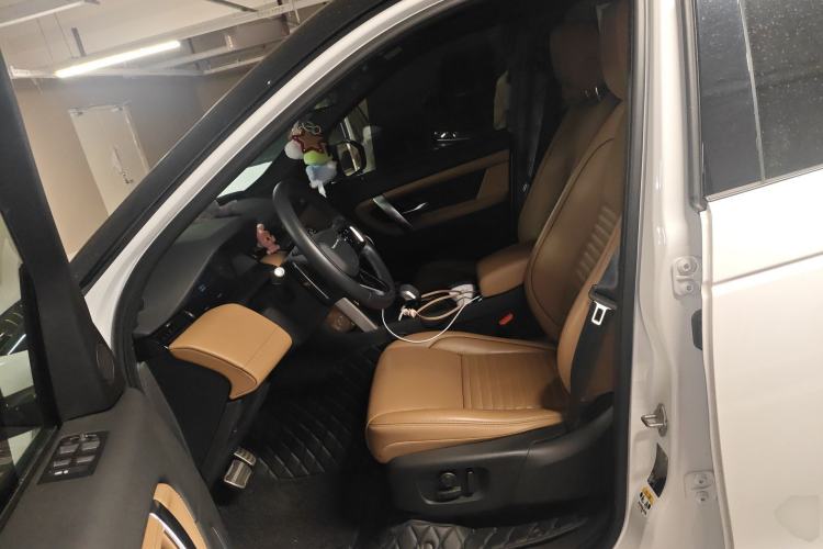 Used Land Rover Discovery Sport 2024 Luxury Custom Edition Left Front Seat