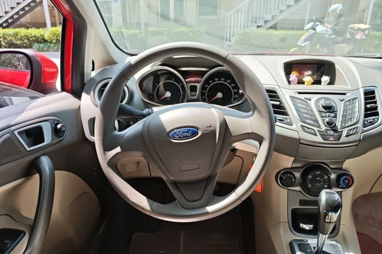 Used Ford Fiesta 2011 Hatchback 1.5L Automatic Fashion Edition
