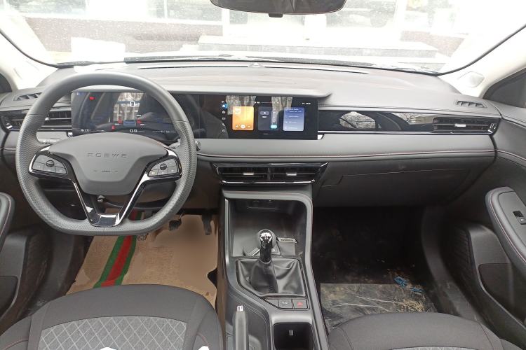 Used Roewe i5 2026 Model 1.5L Manual Comfort Version
