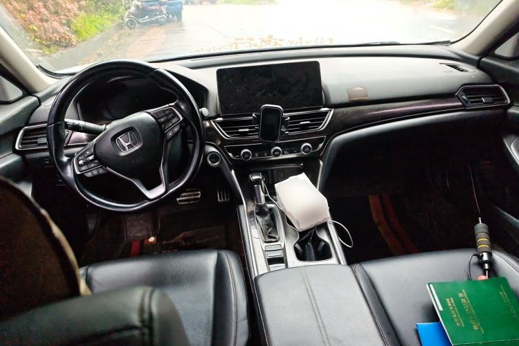Used Honda Accord 2022 260TURBO Phantom Night · Prestige Edition Center Console
