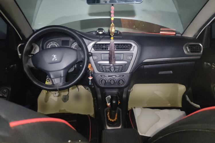 Used Peugeot 301 2014 1.6L Manual Comfort Edition Center Console