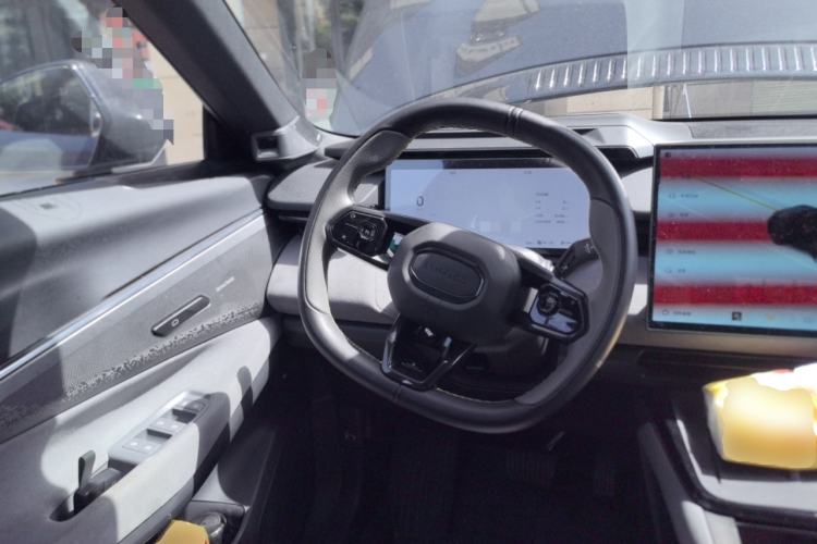 Used Lynk & Co 08 EM-P 2023 120km Long-Range Halo
