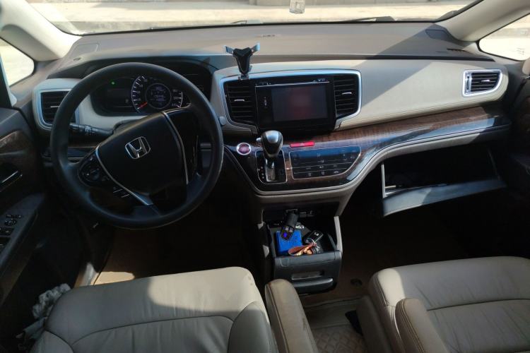 Used Honda Odyssey 2015 Revised 2.4L Luxury Edition Center Console