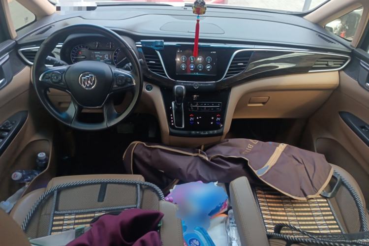 Used Buick GL8 2018 ES 28T Luxury Model China VI Standard Center Console