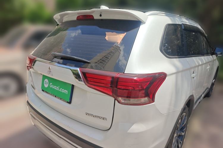 Used Mitsubishi Outlander 2019 2.0L Two-Wheel Drive Comfort Edition 5 Seats China V Standard