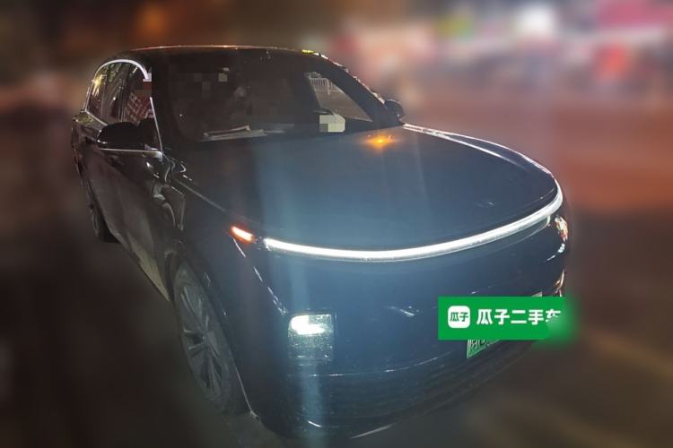 Used Li Auto L8 2024 Max Front Right 45 Deg