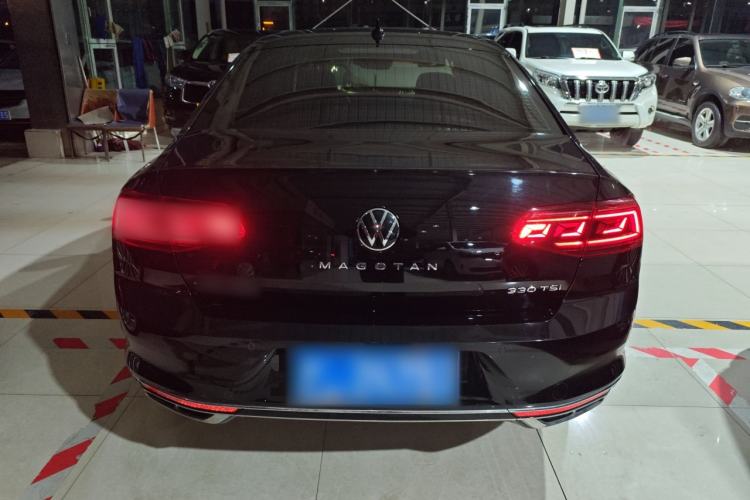 Used Volkswagen Magotan 2023 2 Million Units Limited Edition 330TSI DSG Leading Version
