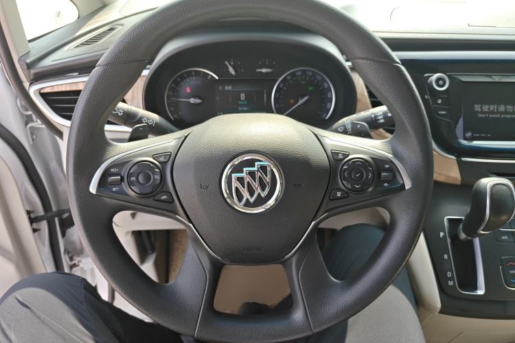Used Buick GL8 2017 ES 28T Comfort Model China V Standard Steering Wheel