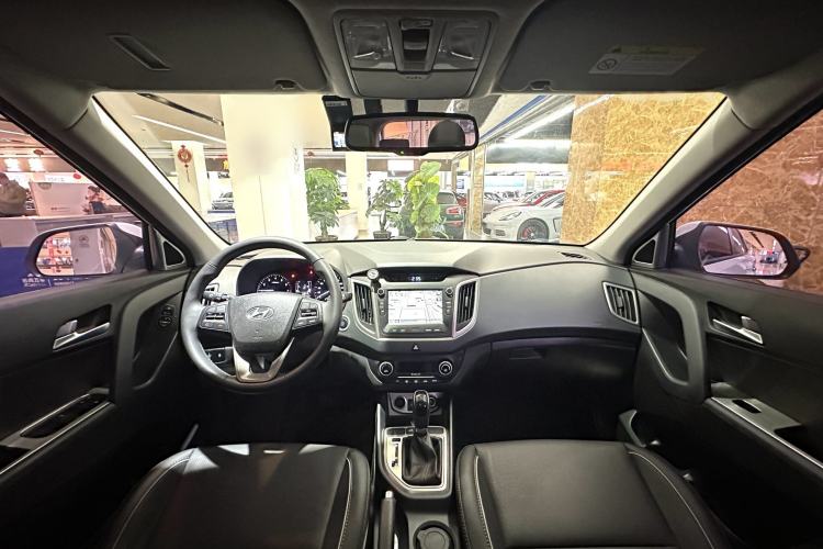 Used Hyundai ix25 2015 1.6L Automatic Two-Wheel-Drive Deluxe DLX Model