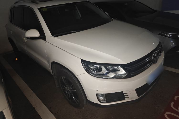 Used Volkswagen Tiguan 2015 2.0 TSI Automatic All-Wheel Drive Luxury Edition Exterior 2