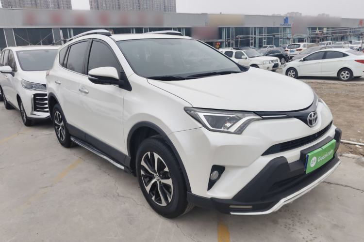 Used Toyota RAV4 2018 2.0L CVT Two-Wheel Drive Fashion X Edition
