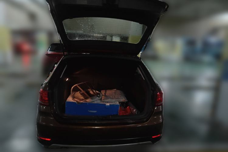 Used Volkswagen Cross Lavida 2014 1.6L Automatic Trunk