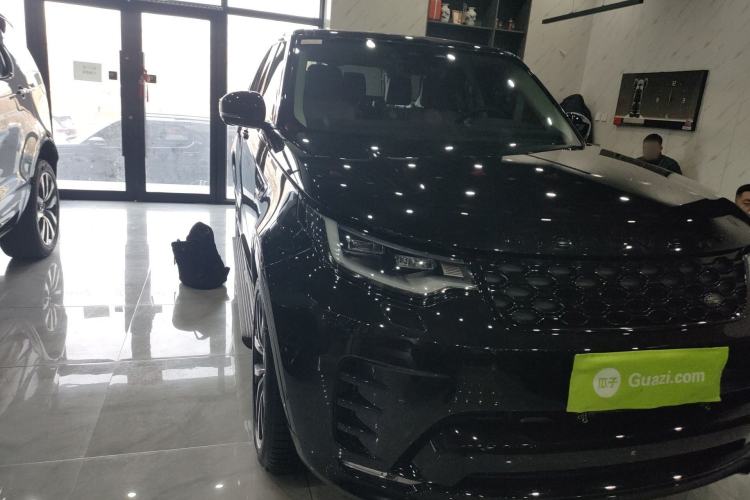 Used Land Rover Discovery 2021 360 PS R-Dynamic SE Front Right 45 Deg