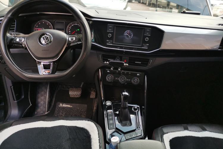 Used Volkswagen Tayron 2019 Teramont Edition 280TSI Two-Wheel Drive Luxury Model China VI Standard Center Console