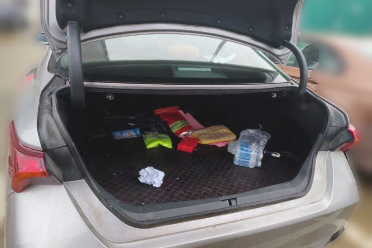 Used Toyota Avalon 2019 Dual-Engine 2.5L Luxury Edition China VI Standard
