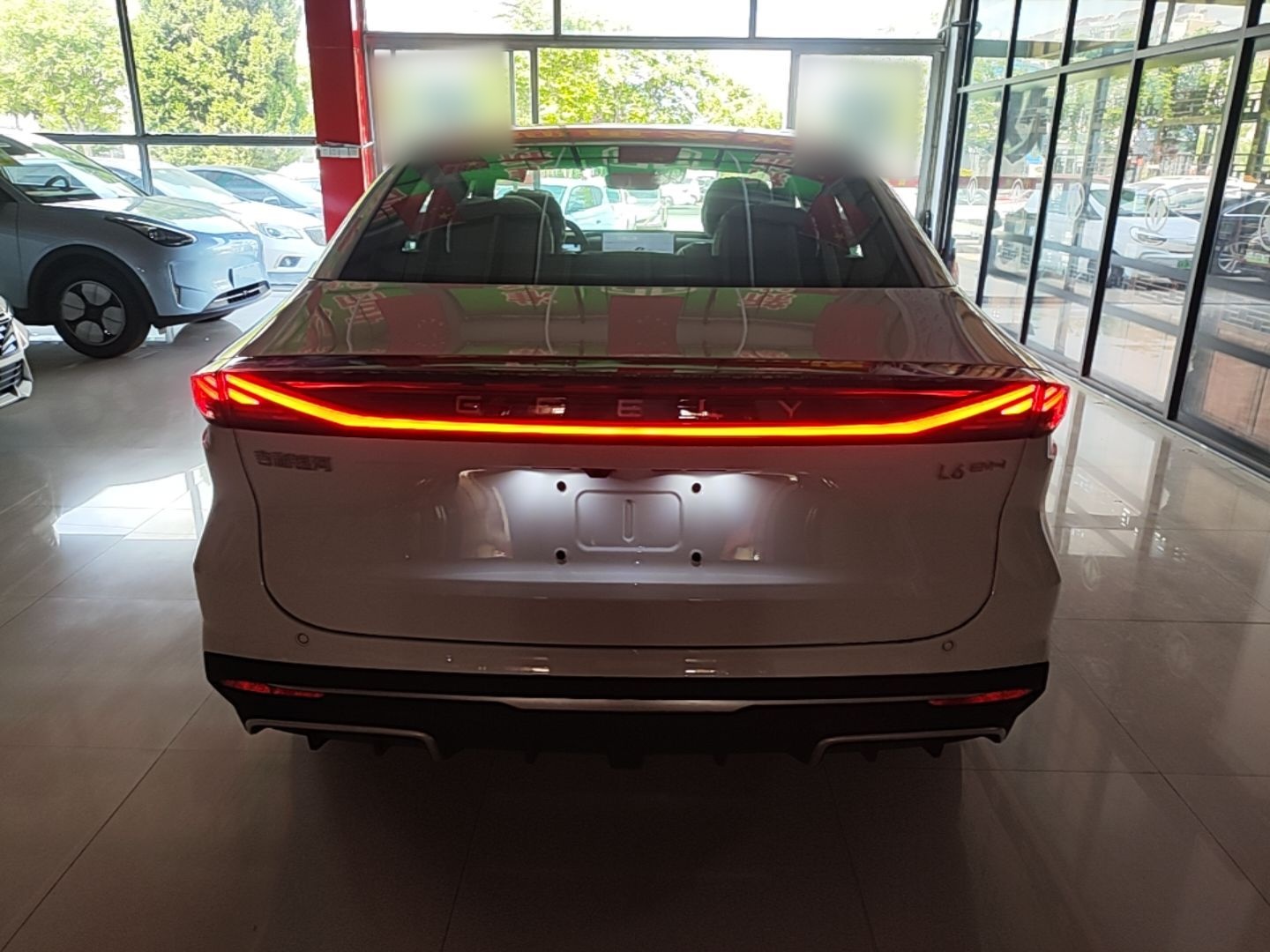 Geely Galaxy L6 2025 EM-i 140km Explorer+ Edition — снимка 5